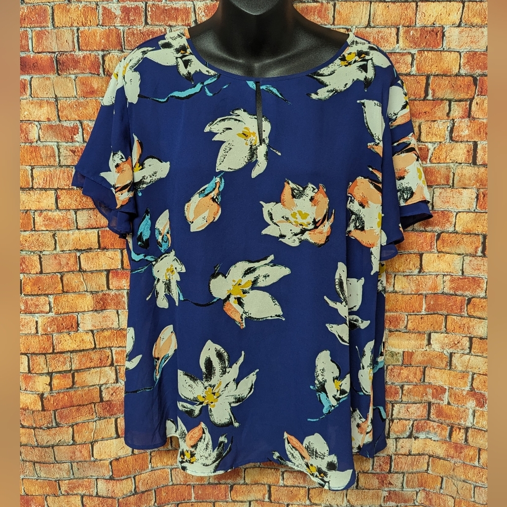 Van Heusen Floral Blue Short Sleeve Flowy Women's Top Size Large